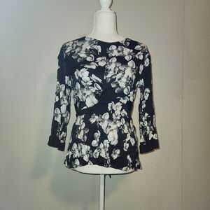 H&M Black White Floral Plisse Wrap Top 8 EUC